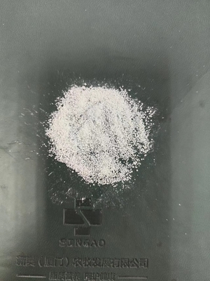 Le butyrate de sodium combinant l'aldéhyde de cinnamal remplaçant l'AGP pour les porcs